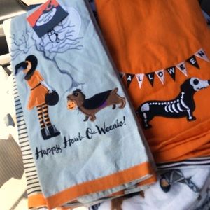 Set of 2 gray doxie towels